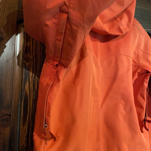 Patagonia Waterproof Insulated Ski Jacket - Picture 6 of 14